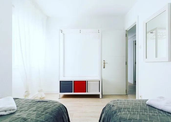 Silencioso Muy Luminoso Y Familiar